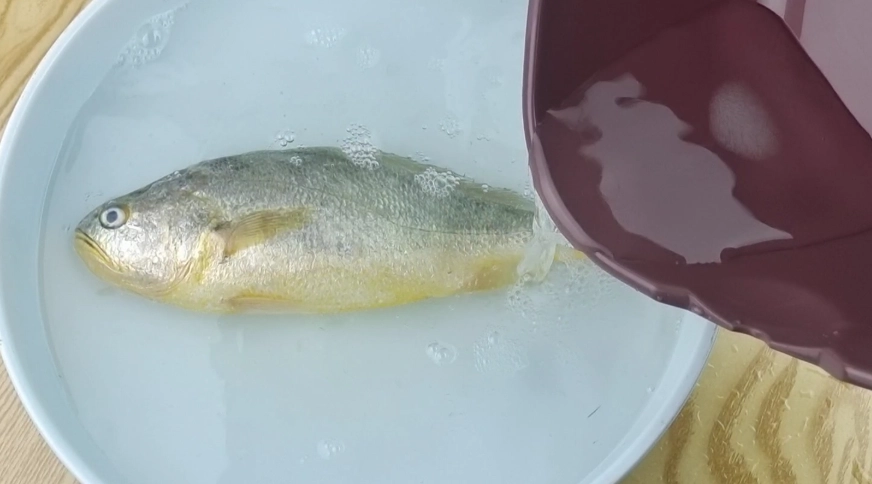 鹽水解凍魚原理