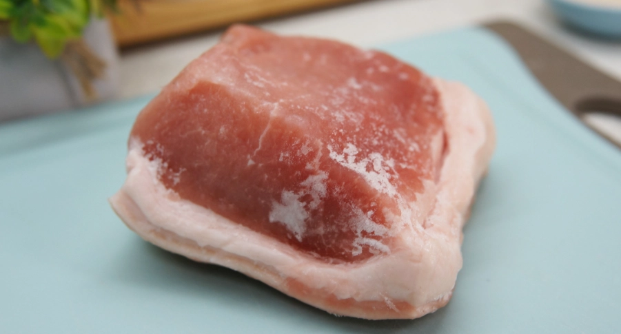 快速解凍食物全攻略：安全省時不浪費的實用技巧