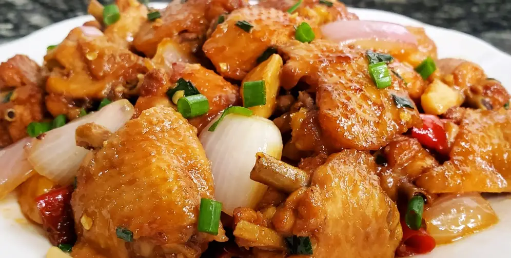 雞肉沒退冰直接煮安全嗎？專家解析風險與正確解凍技巧