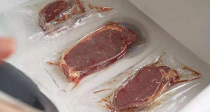 牛排解凍微波爐正確用法：3步驟快速解凍不乾柴
