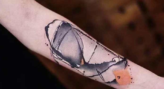 刺青脫皮顏色變淡是失敗嗎？完整解析保養關鍵與顏色恢復全攻略