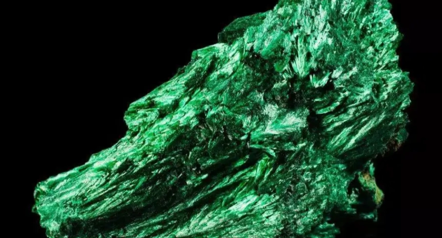 事業貴人水晶全攻略：選擇、使用與提升事業運的關鍵