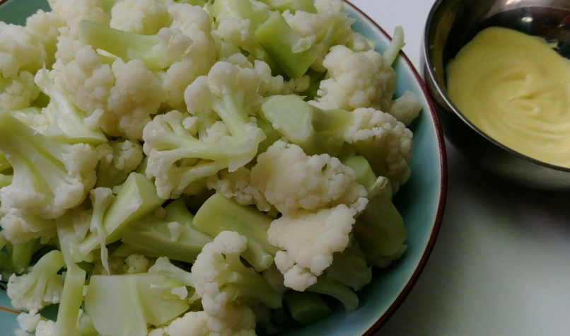 燙花椰菜沾醬做法