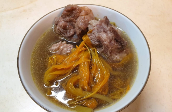 金針排骨湯做法