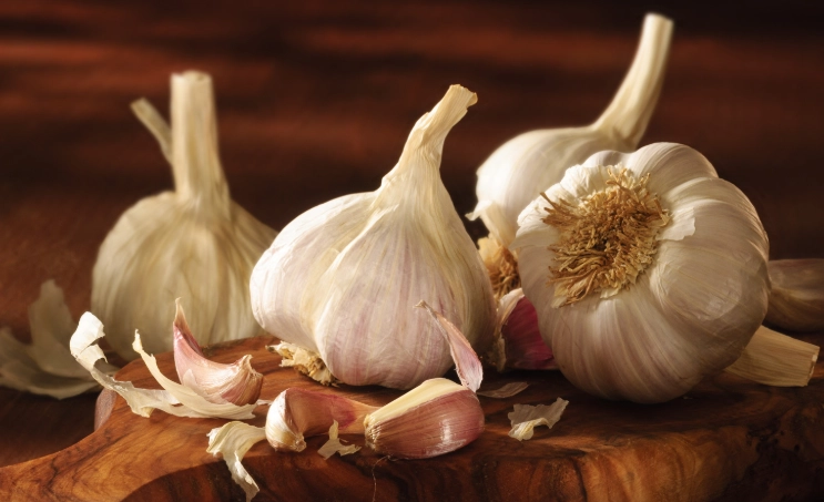 蒜頭太多怎麼處理？7個實用保存與創意食譜全攻略