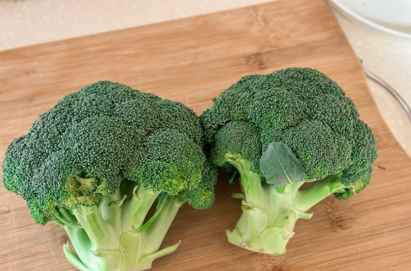 花椰菜熱量100g：減肥聖品還是隱形地雷？營養師揭開真相