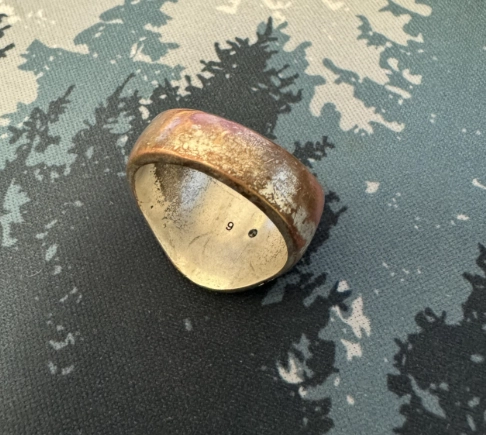戒指變銅色