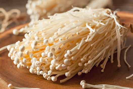 金針菇營養成分表大解析：熱量低、纖維高，減肥與健康的超級幫手