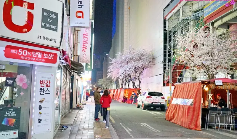 釜山樂天百貨美食街全攻略：在地人帶路吃遍經典韓食