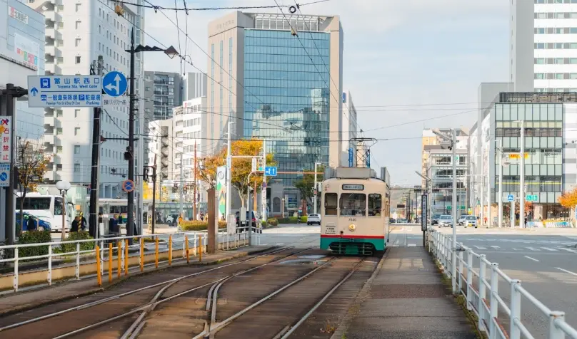 富山玻璃美術館 交通 富山玻璃美術館 交通