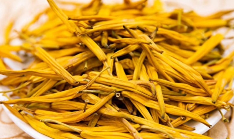 金針花中毒症狀