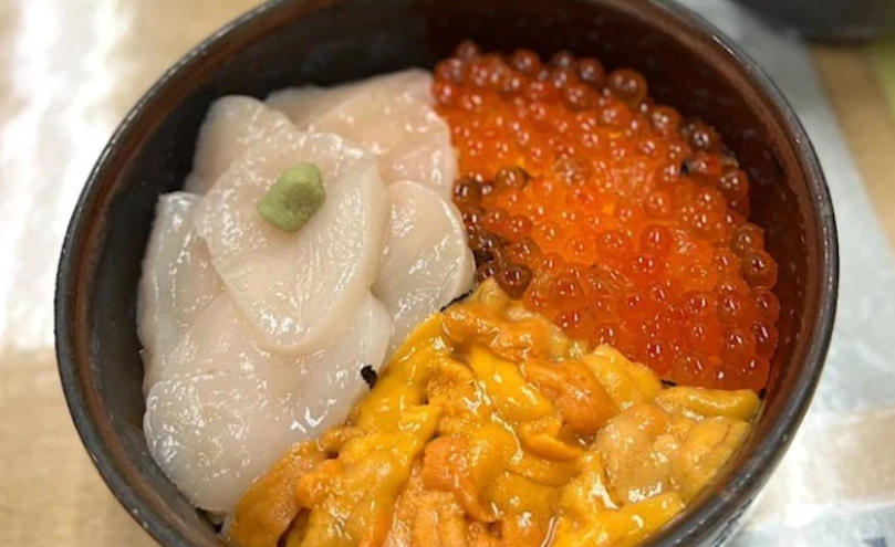 函館朝市 海鮮丼
