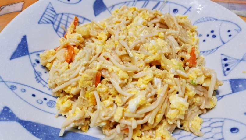 金針菇炒什麼好吃