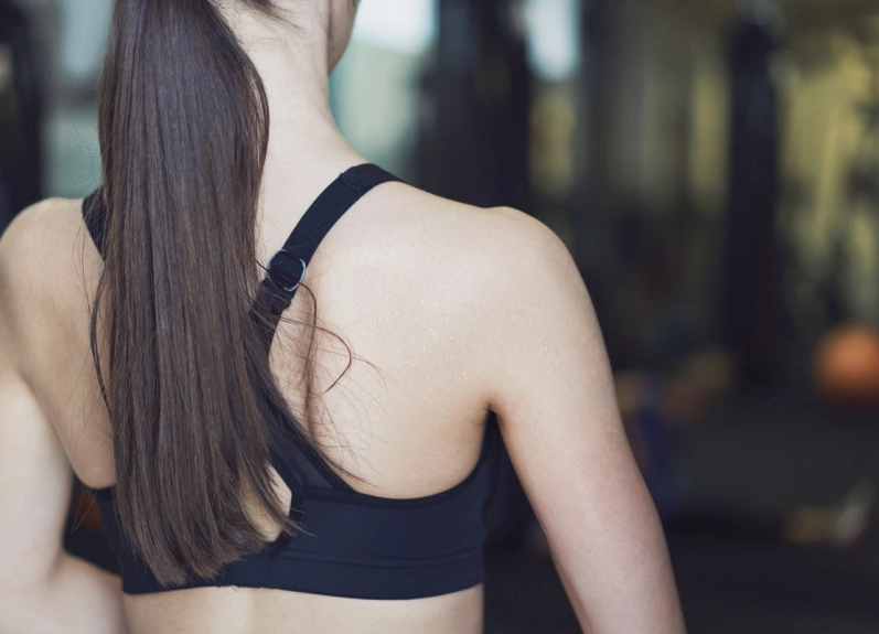 女生背部運動全攻略：告別虎背熊腰，打造優美背肌線條