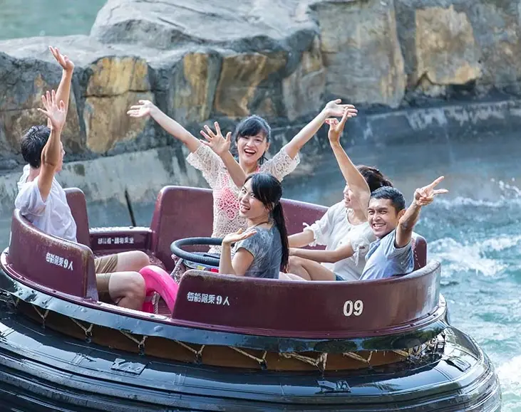 六福村急流泛舟