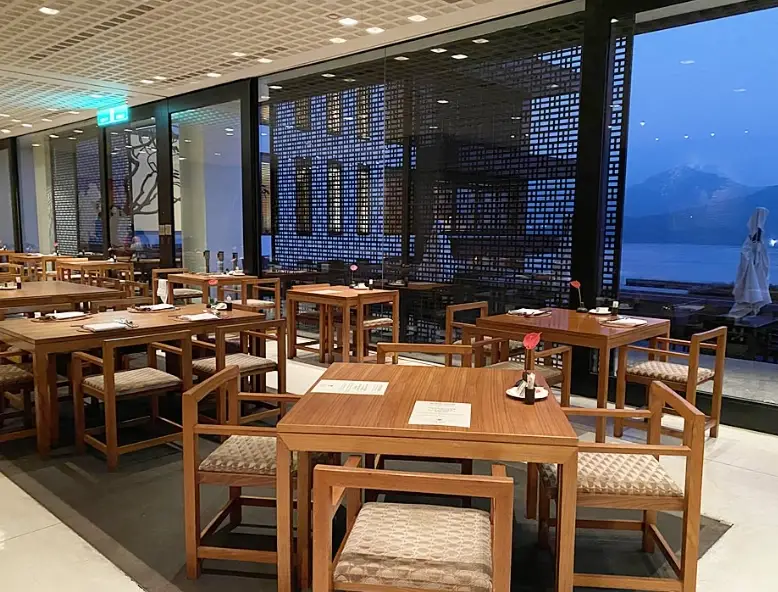 日月潭湖景餐廳