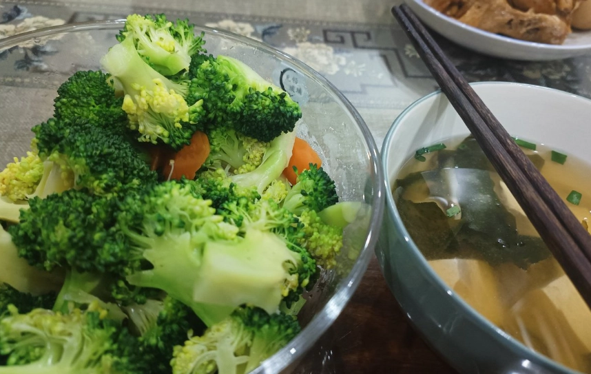 水煮蔬菜料理：燙青菜不變黃、不軟爛的關鍵技巧