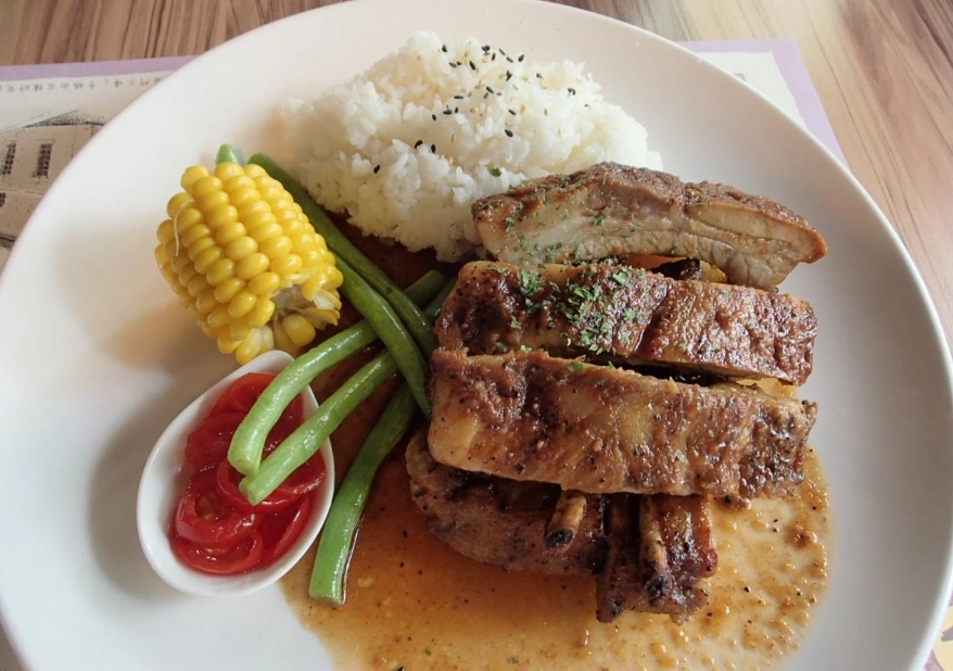 台博館附近美食