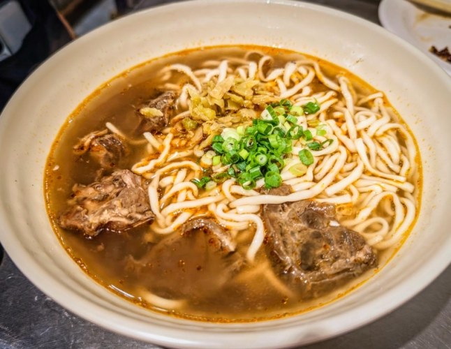 鳳山牛肉麵