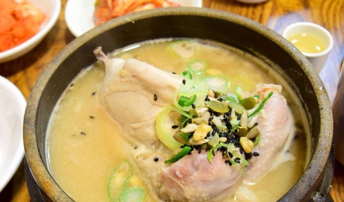 人蔘雞湯美食