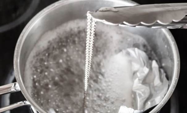 自製洗銀水：簡單安全DIY方法與實用技巧大全