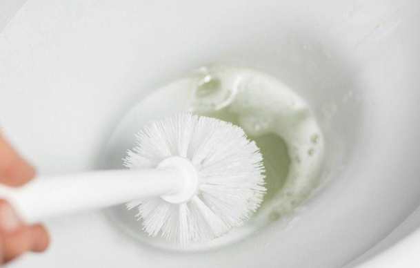 馬桶黑垢如何清除