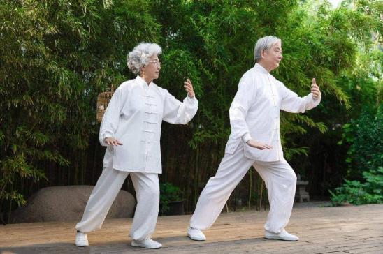 銀髮族柔軟度訓練