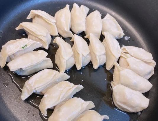 煮水餃不黏技巧 煮水餃不黏技巧