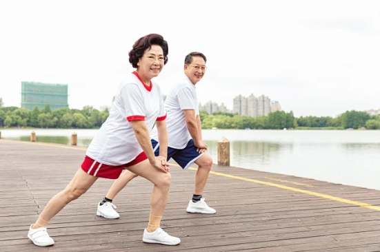 銀髮族柔軟度訓練