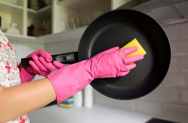 去除不沾鍋油垢