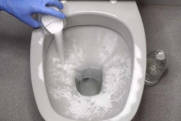 陈年尿垢清理方法