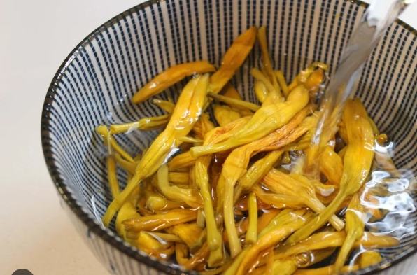 金針花清洗技巧