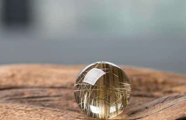 如何判断金髮晶真假