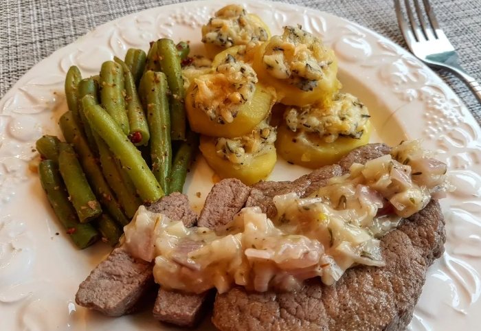 馬鈴薯搭配牛排