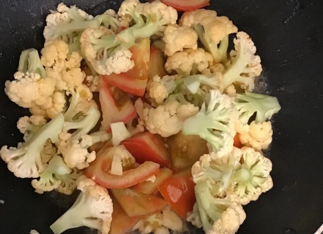 白花椰菜炒番茄 做法 白花椰菜炒番茄 做法