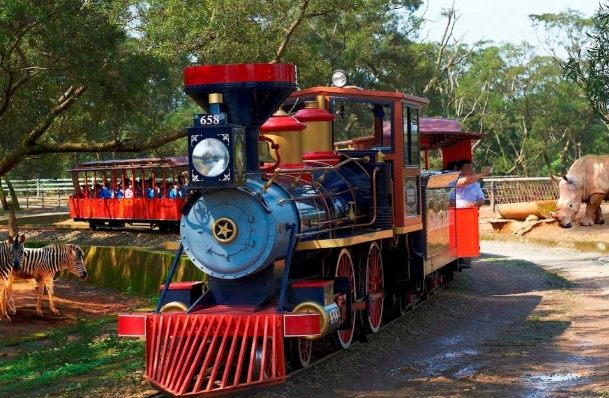 六福村帶小孩玩