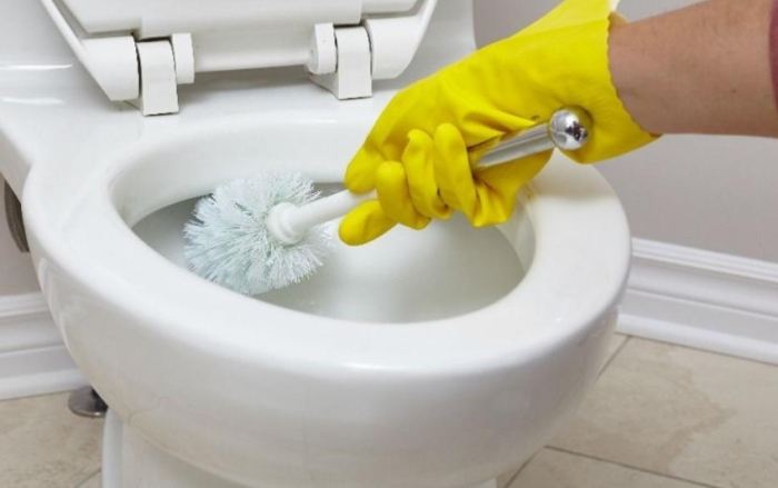 馬桶邊緣尿垢清除