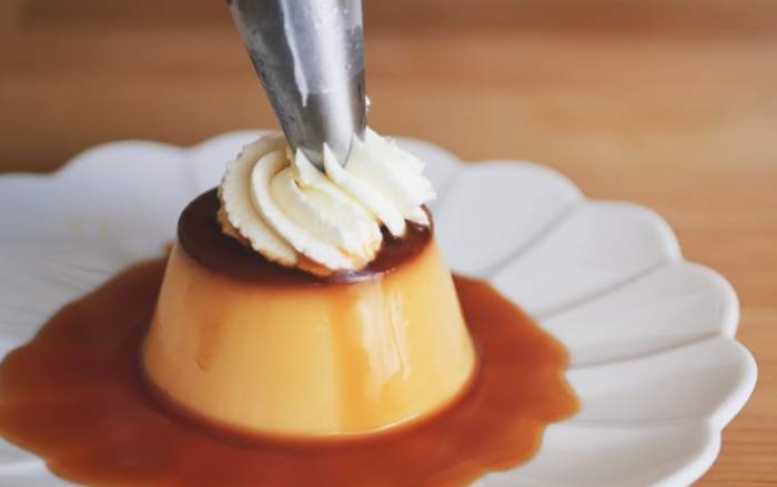 布丁加鮮奶油原因