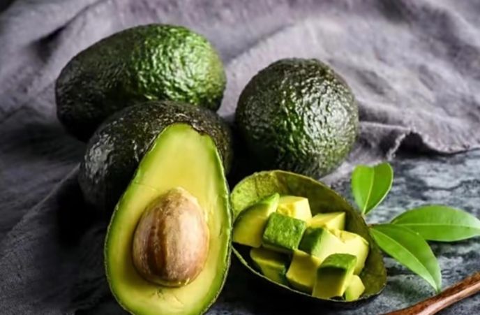 烤箱催熟牛油果