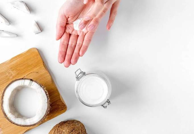 椰子油護髮方法