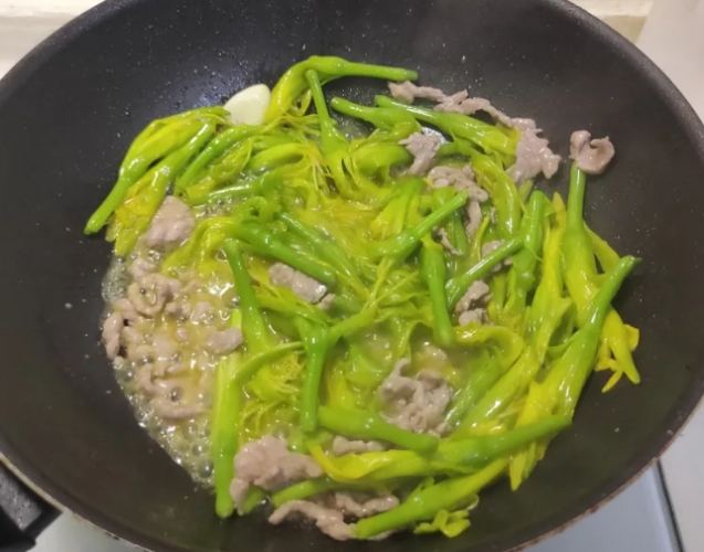 金針肉絲營養 金針肉絲營養