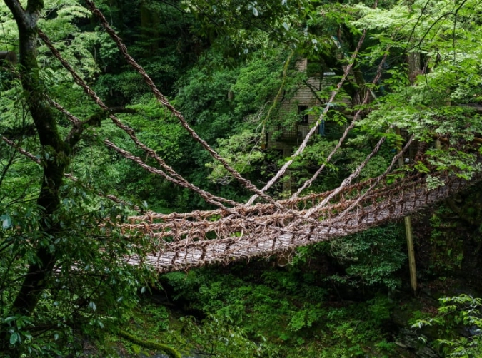 日本祖谷蔓橋修復