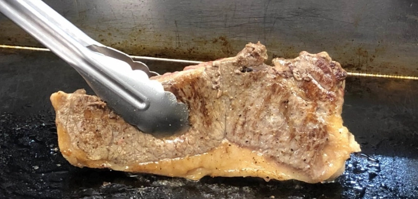 牛扒解凍再雪完整指南：安全處理技巧與口感拯救方法