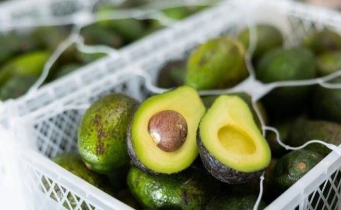 牛油果切開後如何保存