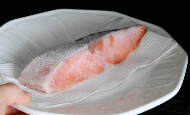 鮭魚冷凍可以放多久