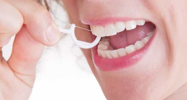 牙线使用方法 牙线使用方法