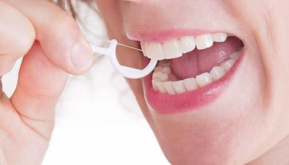 牙線棒正確使用
