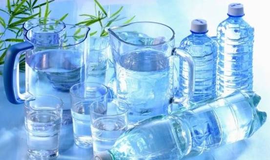 瓶裝水過期還能喝嗎 瓶裝水過期還能喝嗎