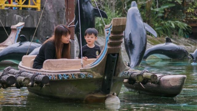 六福村帶小孩玩