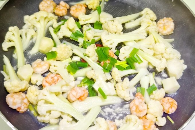 白花椰菜炒蝦仁食譜